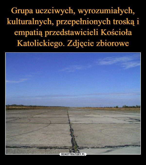 
    Grupa uczciwych, wyrozumiałych, kulturalnych, przepełnionych troską i empatią przedstawicieli Kościoła Katolickiego. Zdjęcie zbiorowe