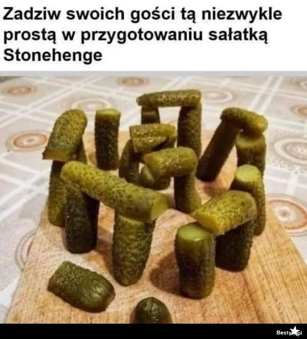 
    Sałatka Stonehenge 