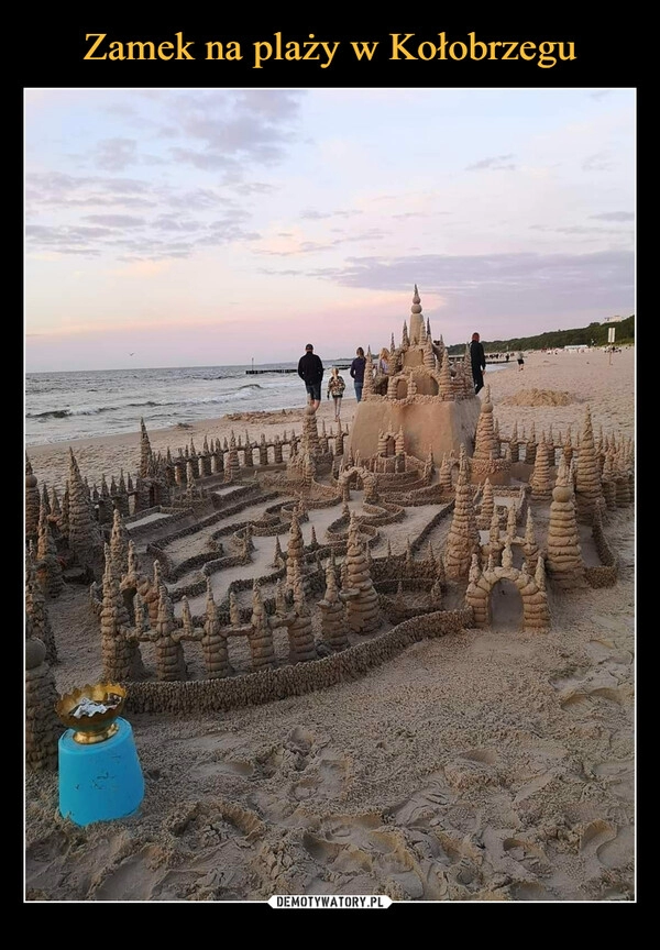 
    Zamek na plaży w Kołobrzegu