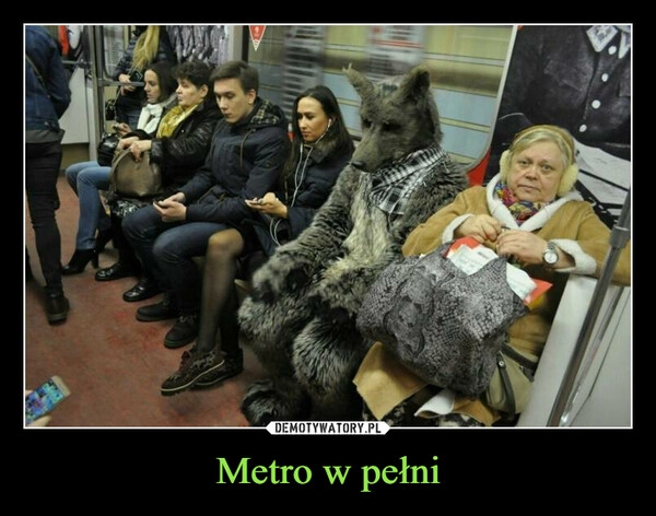 
    Metro w pełni