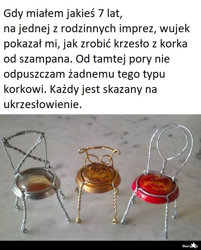 
    Krzesła z korków 