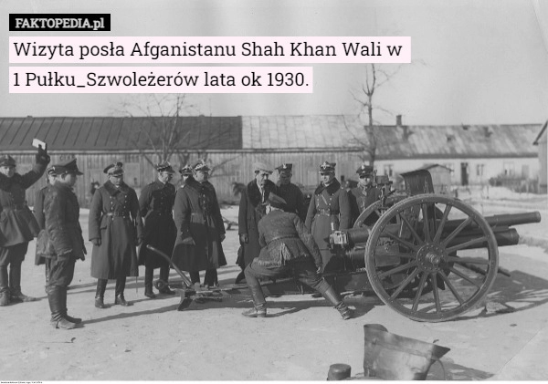 
    Wizyta posła Afganistanu Shah Khan Wali w 
1 Pułku_Szwoleżerów lata ok 1930.