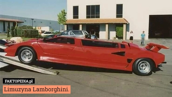 
    Limuzyna Lamborghini.