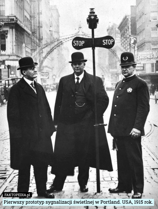 
    Pierwszy prototyp sygnalizacji świetlnej w Portland. USA, 1915 rok.