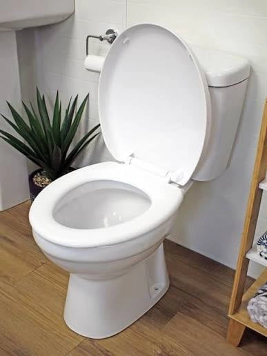 
    As a man, at home, do u sit down when u pee or stand?