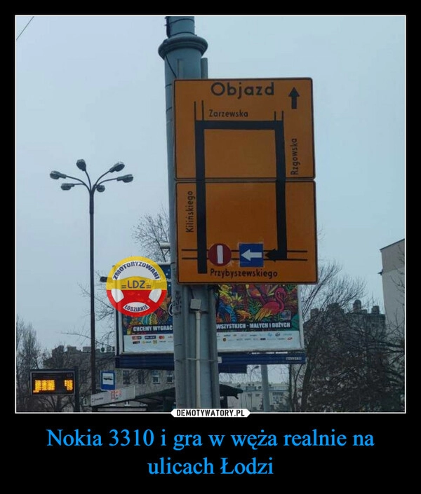 
    Nokia 3310 i gra w węża realnie na ulicach Łodzi 